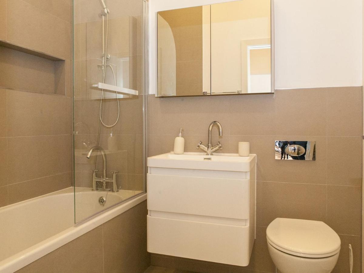 Pass The Keys - Spacious Flat With Private Sun Terrace In South East London Exterior photo